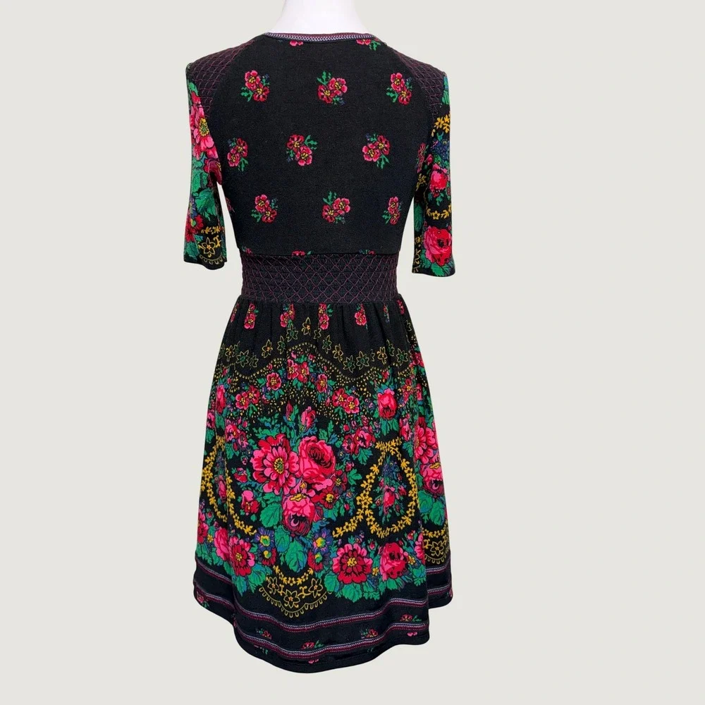 Free People Black Knit‎ Floral Smocked Waist V-Neck Half Sleeve Mini Dress XS